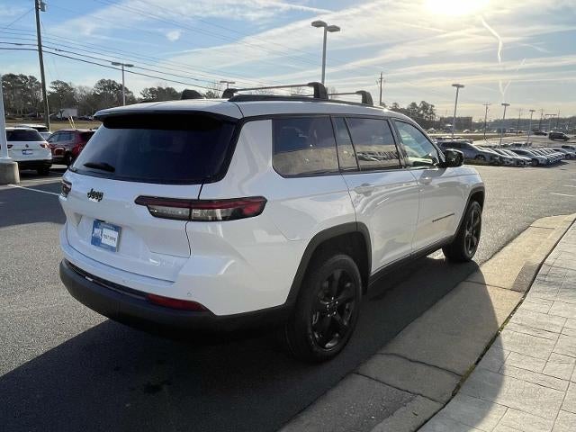 2023 Jeep Grand Cherokee L Laredo 4x2