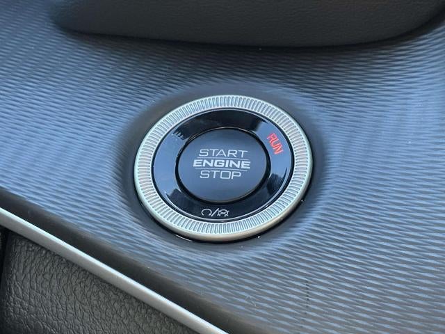 2025 Jeep Grand Cherokee L Laredo 4x4