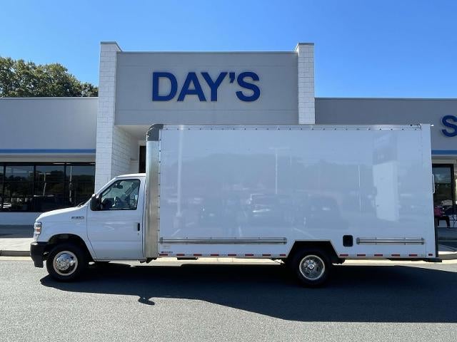 2024 Ford E-Series Cutaway E-350 SRW 138" WB