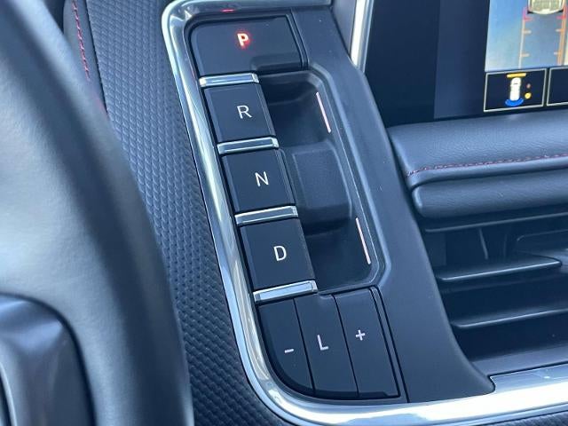 2024 Chevrolet Suburban 4WD RST