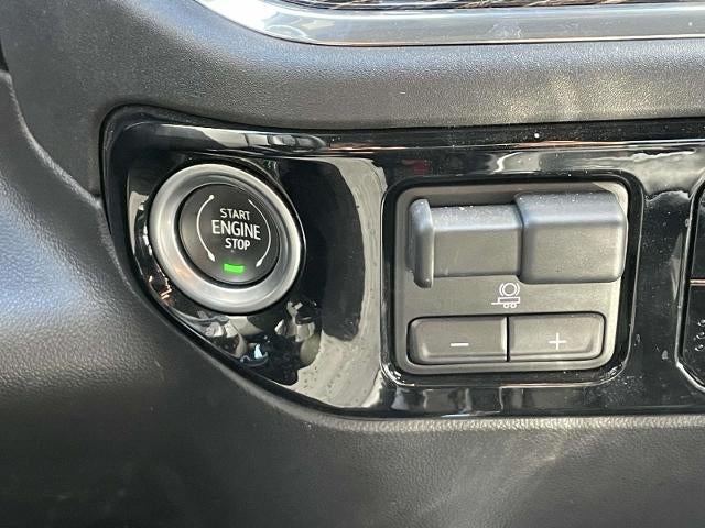 2024 GMC Sierra 1500 Crew Cab Short Box 4-Wheel Drive Elevation 3SB