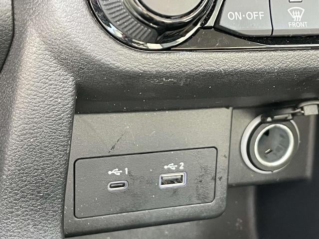 2023 Nissan Kicks SR FWD