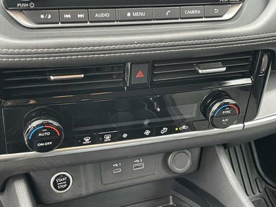 2023 Nissan Rogue FWD SV *Ltd Avail*