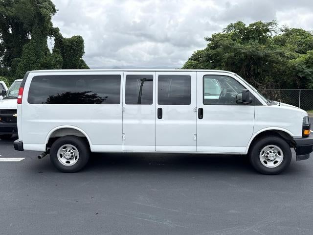 2025 Chevrolet Express Passenger 3500 Extended Wheelbase Rear-Wheel Drive 1LS