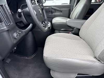 2025 Chevrolet Express Passenger 3500 Extended Wheelbase Rear-Wheel Drive 1LS