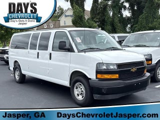 2025 Chevrolet Express Passenger 3500 Extended Wheelbase Rear-Wheel Drive 1LS