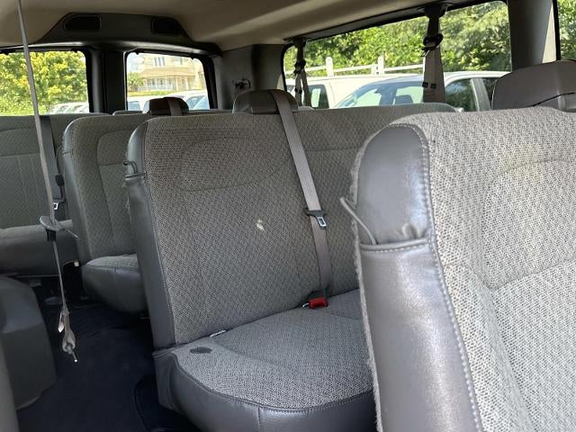 2025 Chevrolet Express Passenger 3500 Extended Wheelbase Rear-Wheel Drive 1LS