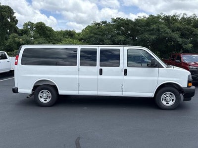 2025 Chevrolet Express Passenger 3500 Extended Wheelbase Rear-Wheel Drive 1LS