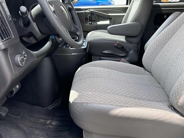 2025 Chevrolet Express Passenger 3500 Extended Wheelbase Rear-Wheel Drive 1LS