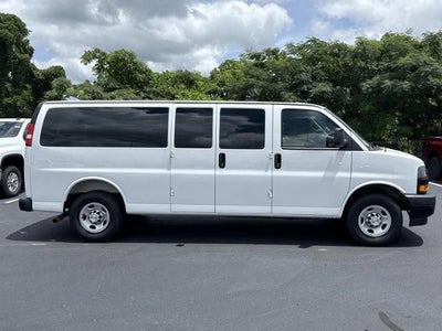 2025 Chevrolet Express Passenger 3500 Extended Wheelbase Rear-Wheel Drive 1LS