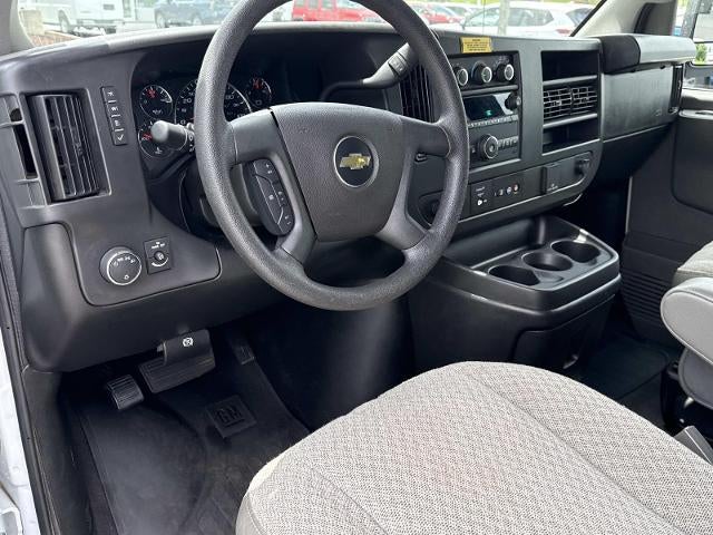 2025 Chevrolet Express Passenger 3500 Extended Wheelbase Rear-Wheel Drive 1LS
