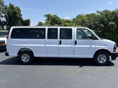 2025 Chevrolet Express Passenger 3500 Extended Wheelbase Rear-Wheel Drive 1LS