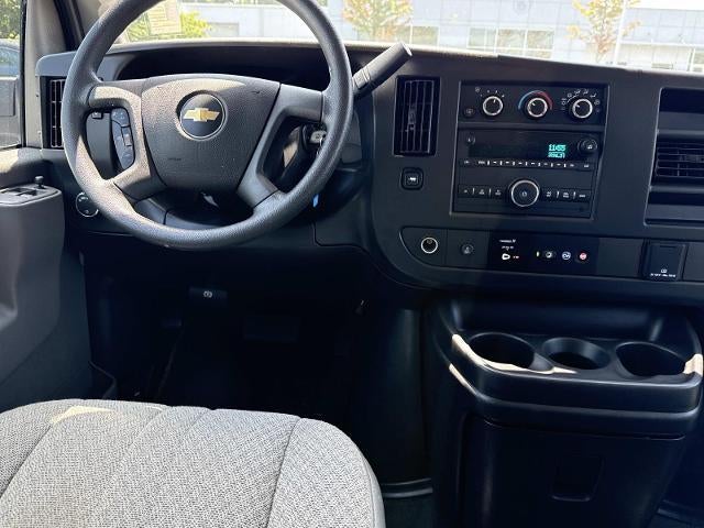 2025 Chevrolet Express Passenger 3500 Extended Wheelbase Rear-Wheel Drive 1LS