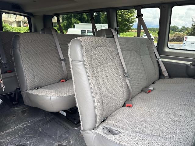 2025 Chevrolet Express Passenger 3500 Extended Wheelbase Rear-Wheel Drive 1LT