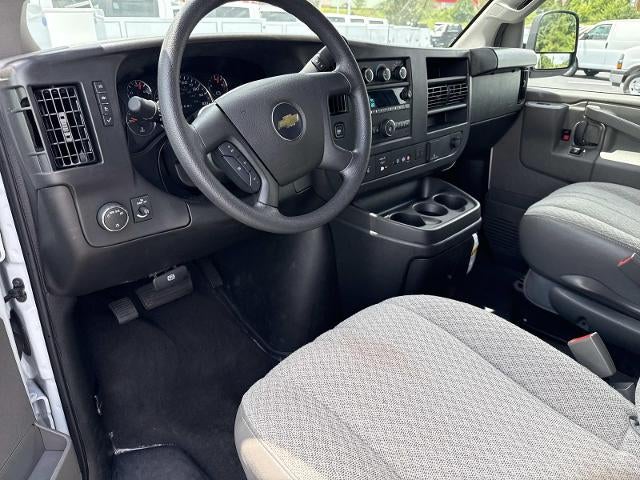 2025 Chevrolet Express Passenger 3500 Extended Wheelbase Rear-Wheel Drive 1LT