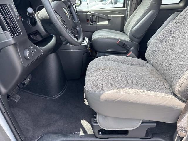 2025 Chevrolet Express Passenger 3500 Extended Wheelbase Rear-Wheel Drive 1LT