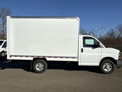 2025 Chevrolet Express Cutaway 3500 3500 Van 139"