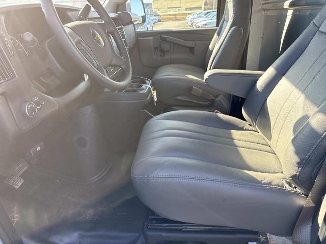 2025 Chevrolet Express Cutaway 3500 3500 Van 139"