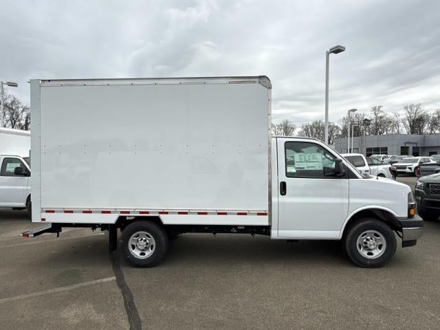 2025 Chevrolet Express Cutaway 3500 3500 Van 139"