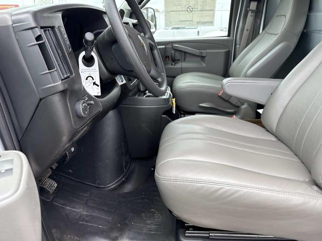 2025 Chevrolet Express Cutaway 3500 3500 Van 139"