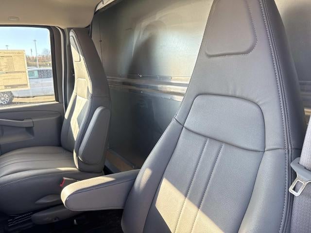 2025 Chevrolet Express Cutaway 3500 3500 Van 139"