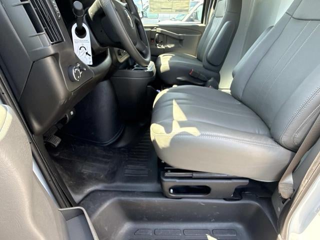 2026 Chevrolet Express Cutaway 3500 3500 Van 139"