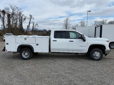 2025 Chevrolet Silverado 3500 HD Chassis Cab 4WD Crew Cab 177" WB, 60" CA Work Truck