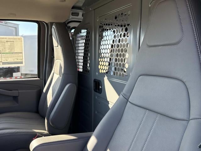 2025 Chevrolet Silverado 3500 HD Chassis Cab 4WD Crew Cab 177" WB, 60" CA Work Truck