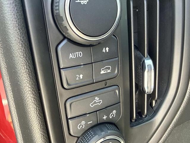 2020 Chevrolet Silverado 1500 Crew Cab Short Box 4-Wheel Drive Custom
