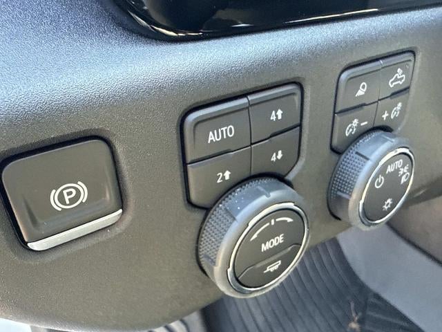 2025 Chevrolet Silverado 1500 Crew Cab Short Box 4-Wheel Drive LT 1LT