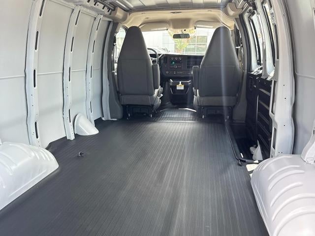 2025 Chevrolet Express Cargo 2500 2500 Regular Wheelbase Rear-Wheel Drive
