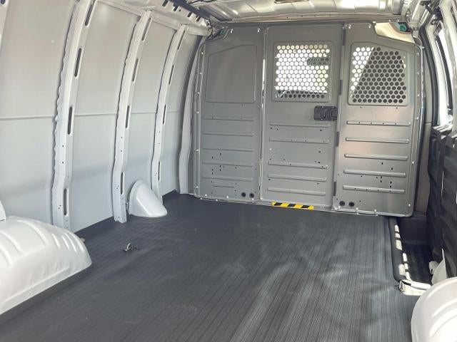 2025 Chevrolet Express Cargo 2500 2500 Regular Wheelbase Rear-Wheel Drive
