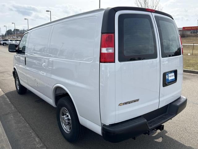 2025 Chevrolet Express Cargo 2500 Regular Wheelbase Rear-Wheel Drive