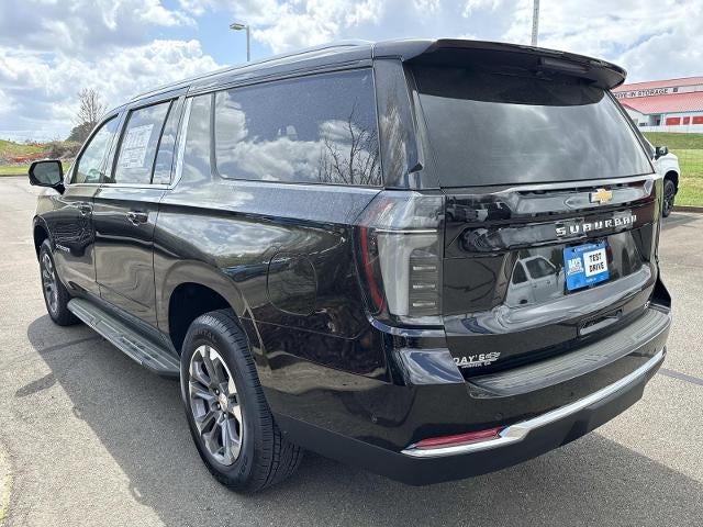 2026 Chevrolet Suburban 4WD LT