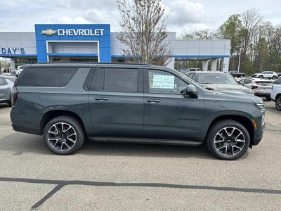 2026 Chevrolet Suburban 4WD RST