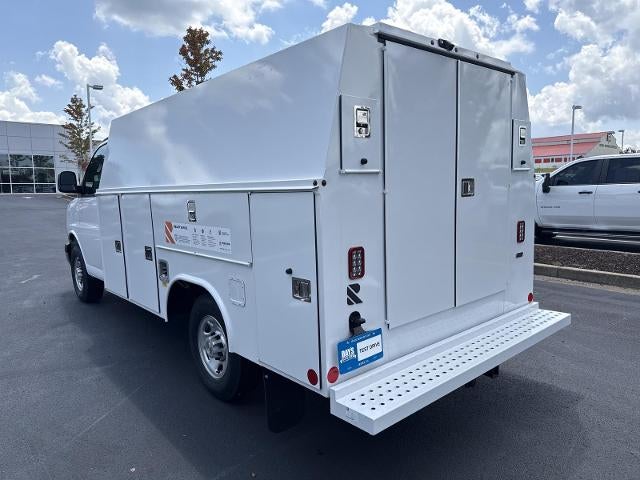2026 Chevrolet Express Cutaway 3500 3500 Van 139"