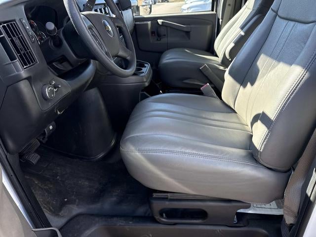 2025 Chevrolet Express Cutaway 3500 3500 Van 177"