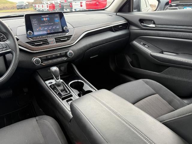 2024 Nissan Altima 2.5 SV AWD Sedan