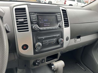 2015 Nissan Frontier 4WD Crew Cab SWB Auto SV