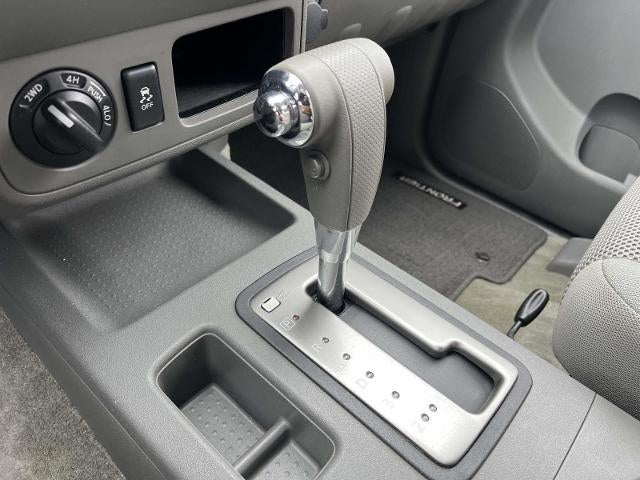 2015 Nissan Frontier 4WD Crew Cab SWB Auto SV