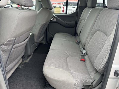 2015 Nissan Frontier 4WD Crew Cab SWB Auto SV