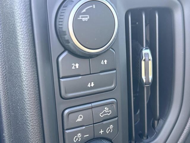 2026 Chevrolet Silverado 2500 HD Crew Cab Standard Box 4-Wheel Drive Custom