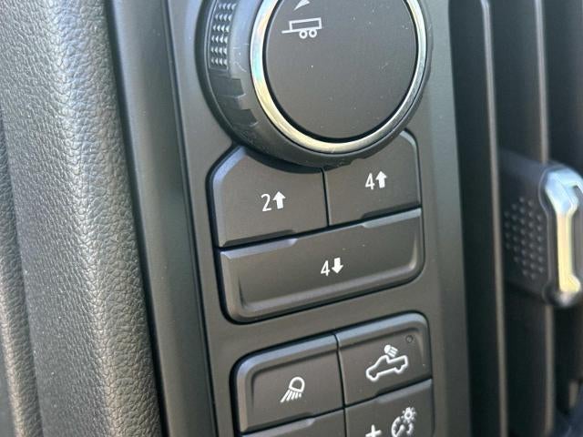 2025 Chevrolet Silverado 2500 HD Crew Cab Standard Box 4-Wheel Drive Custom