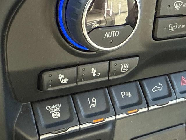 2022 Chevrolet Silverado 3500 HD Crew Cab Standard Box 4-Wheel Drive LTZ