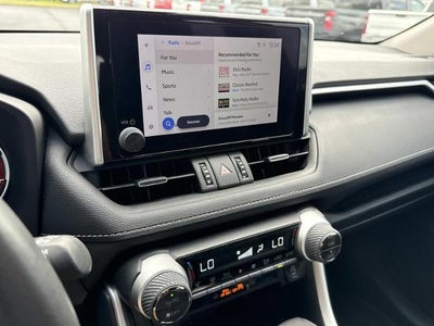 2025 Toyota RAV4 XLE Premium FWD (Natl)