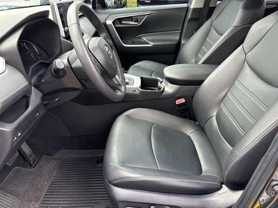 2025 Toyota RAV4 XLE Premium FWD (Natl)