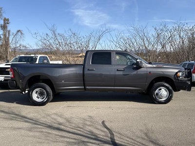 2024 RAM 3500 Tradesman 4x4 Crew Cab 8' Box